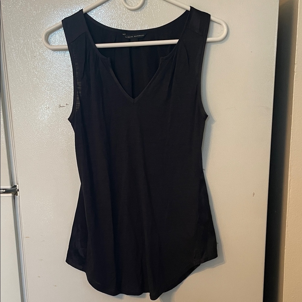 Banana Republic XS Black V-Neck Tank Top Back 100% Silk